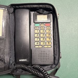 Vintage 1990s Uniden CP1700 Analog Cellular Bag Car Phone Powers On w/ Case